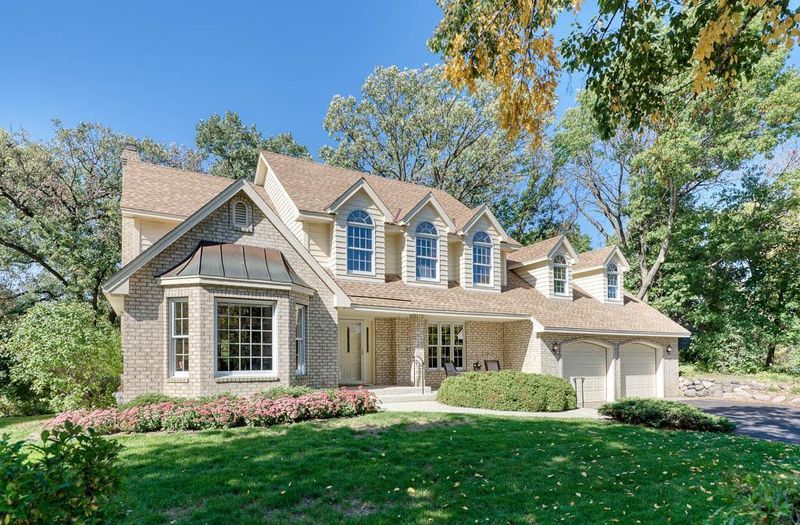 3619 Woodland Trl, Eagan, MN 55123