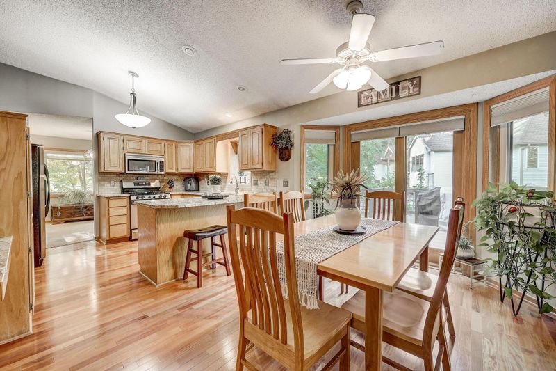 8253 Niagara Ln N, Maple Grove, MN 55311