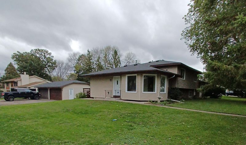 3250 Nevada Ave N, Crystal, MN 55427