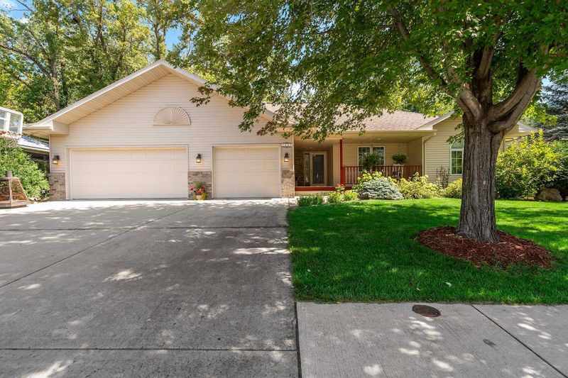 1447 18th Ave NW, Faribault, MN 55021