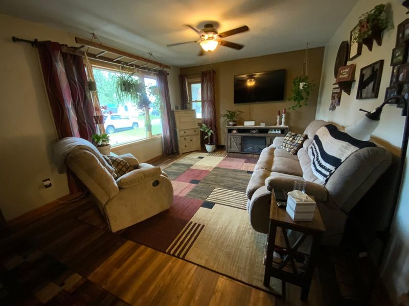 111 Koronis Ct, Paynesville, MN 56362