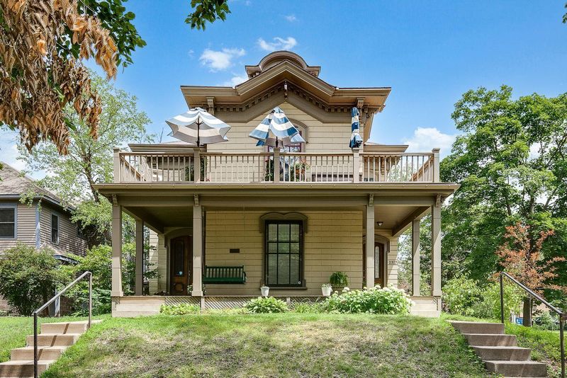 2327 Pillsbury Ave S, Minneapolis, MN 55404