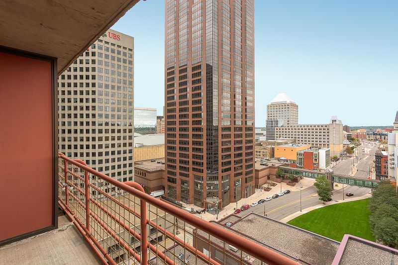 66 9th St E #1709, Saint Paul, MN 55101