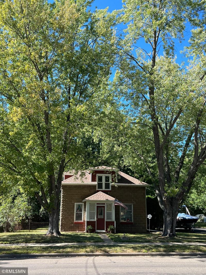 717 N Cascade St, Osceola, WI 54020