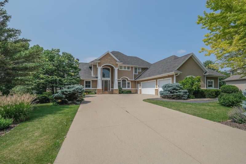 134 Chancery Ln, Mankato, MN 56001