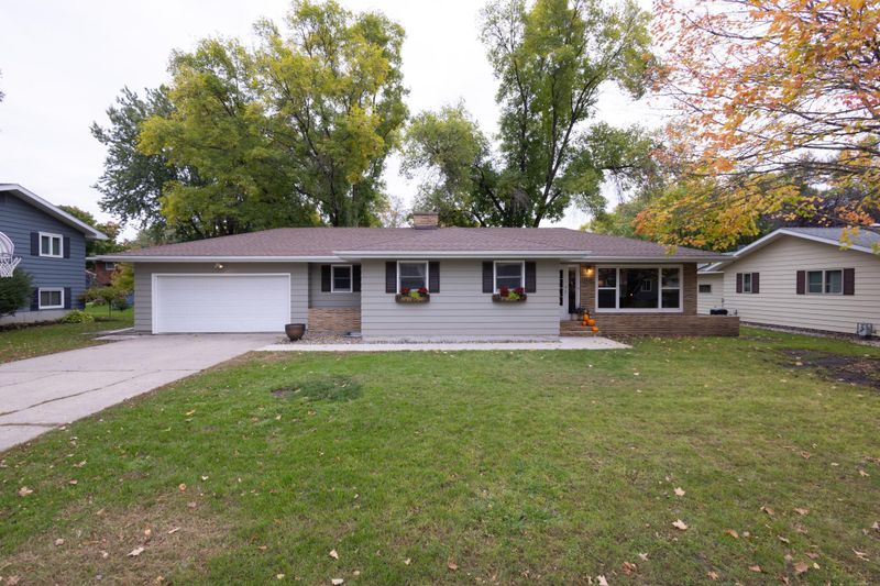 1110 Mitchell Pl, Fergus Falls, MN 56537
