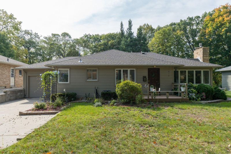 113 W Glencrest Dr, Mankato, MN 56001