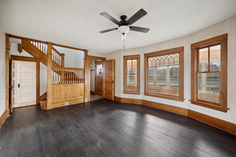 983 Hudson Rd, Saint Paul, MN 55106