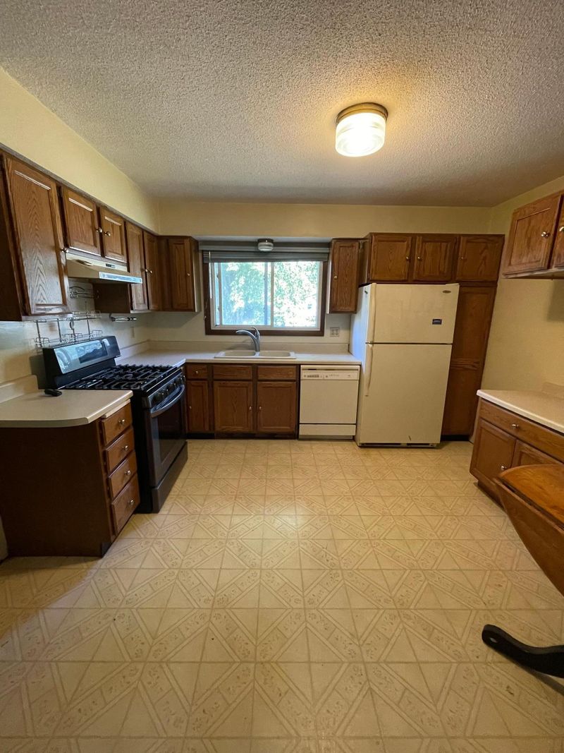 3127 71st St E, Inver Grove Heights, MN 55076