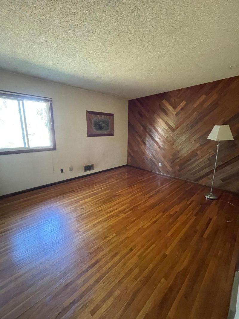 3127 71st St E, Inver Grove Heights, MN 55076