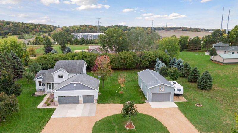 2121 Colburn Dr W, Shakopee, MN 55379