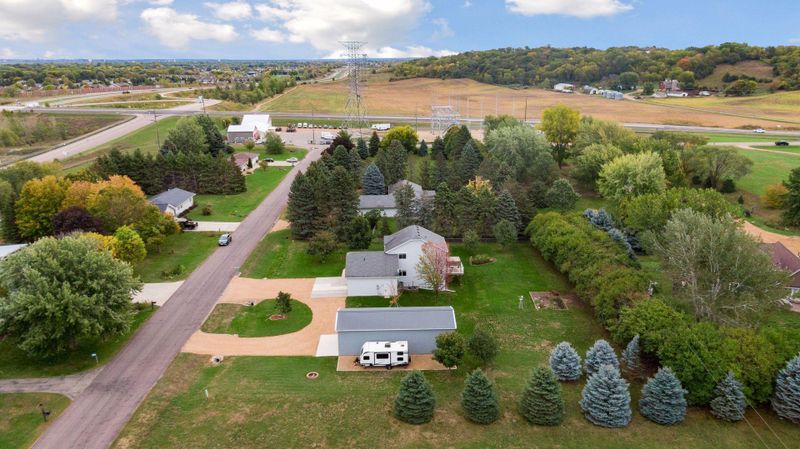 2121 Colburn Dr W, Shakopee, MN 55379