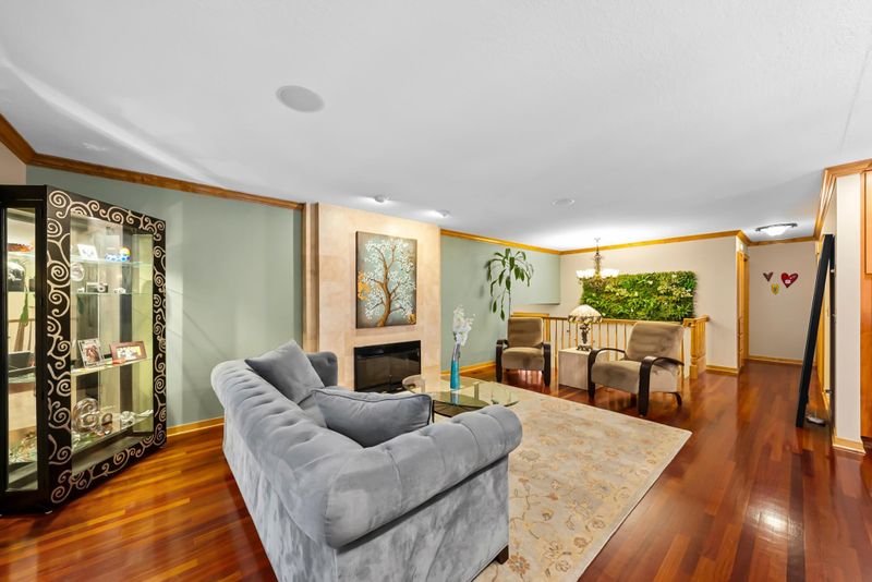 10037 Upton Rd, Bloomington, MN 55431
