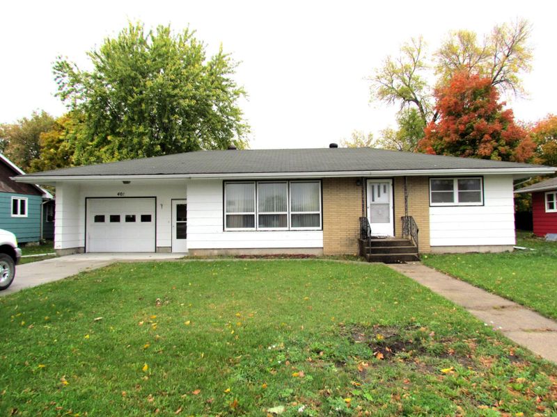 401 W Madison Ave, Mahnomen, MN 56557