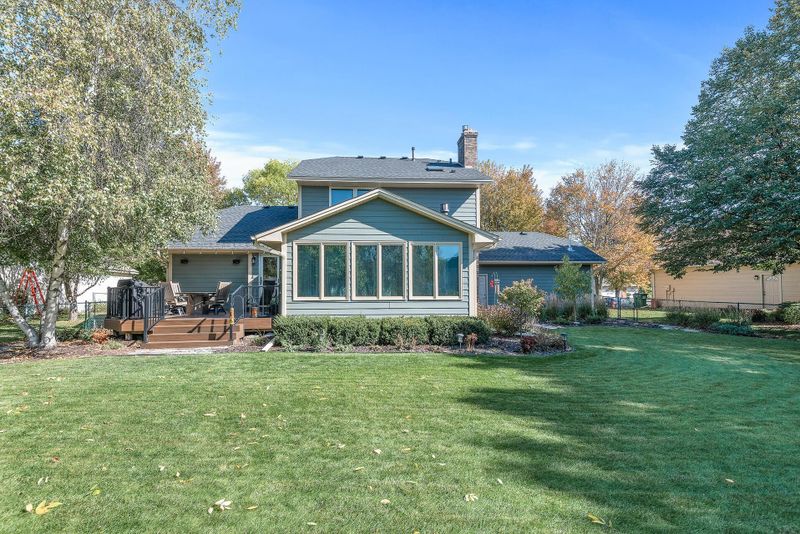 8823 Loch Lomond Ct, Brooklyn Park, MN 55443
