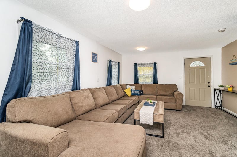 21250 S Lake George Dr NW, Oak Grove, MN 55011