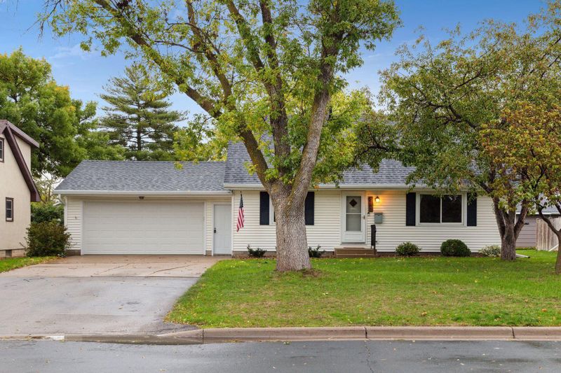 943 Pierce St S, Shakopee, MN 55379