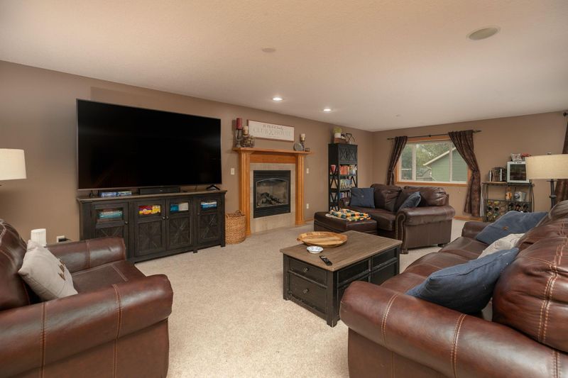 205 13th Ave NW, Kasson, MN 55944