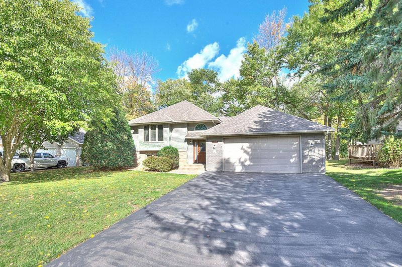 1013 5th Ave SW, Forest Lake, MN 55025