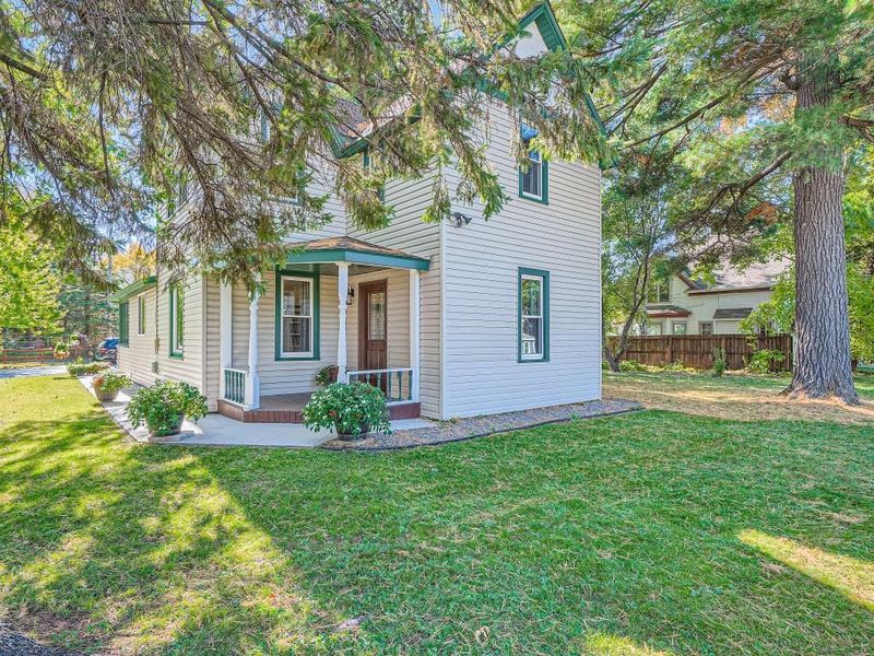 711 2nd Ave SW, Cambridge, MN 55008