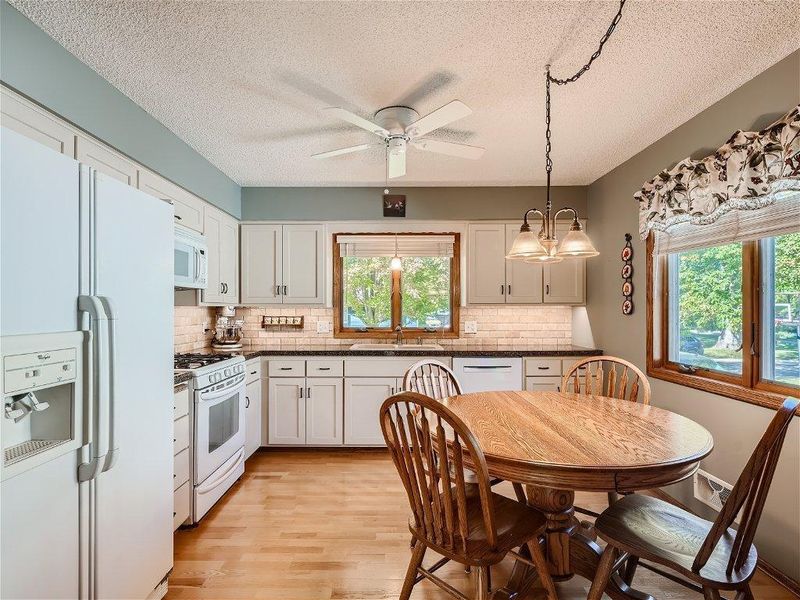 1904 Gettysburg Ave N, Golden Valley, MN 55427