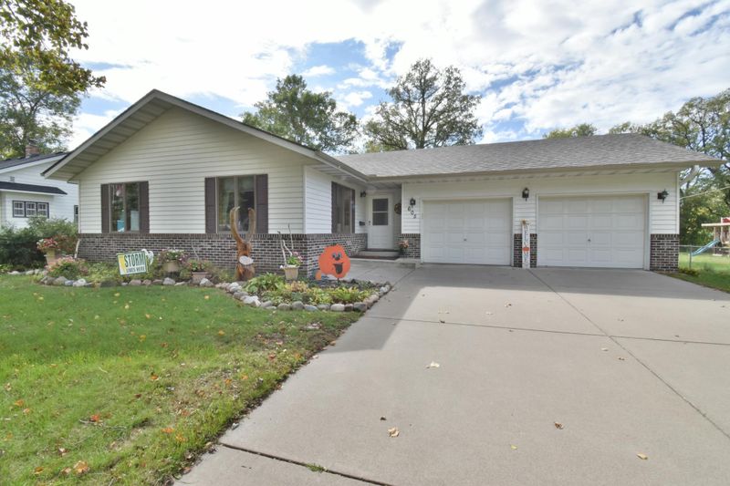 605 5th Ave N, Sauk Rapids, MN 56379