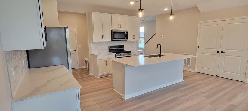 9730 4th St N, Lake Elmo, MN 55042