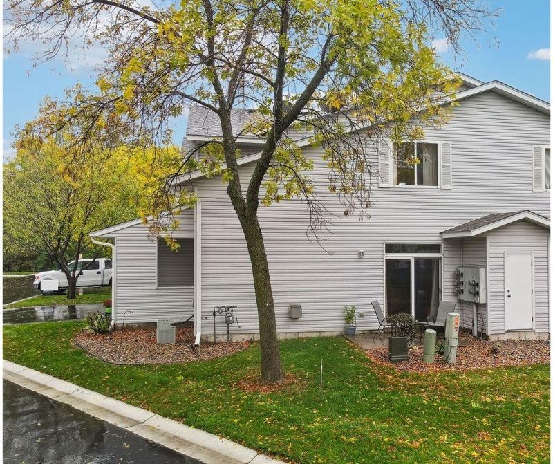 2102 Parkway Ave, Shakopee, MN 55379