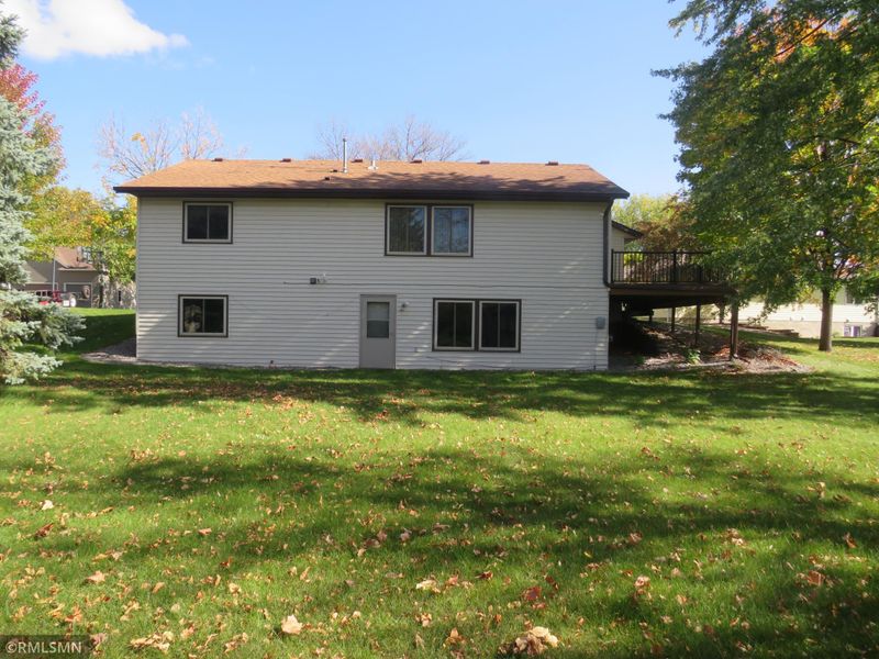 201 Wacker Dr, Glencoe, MN 55336