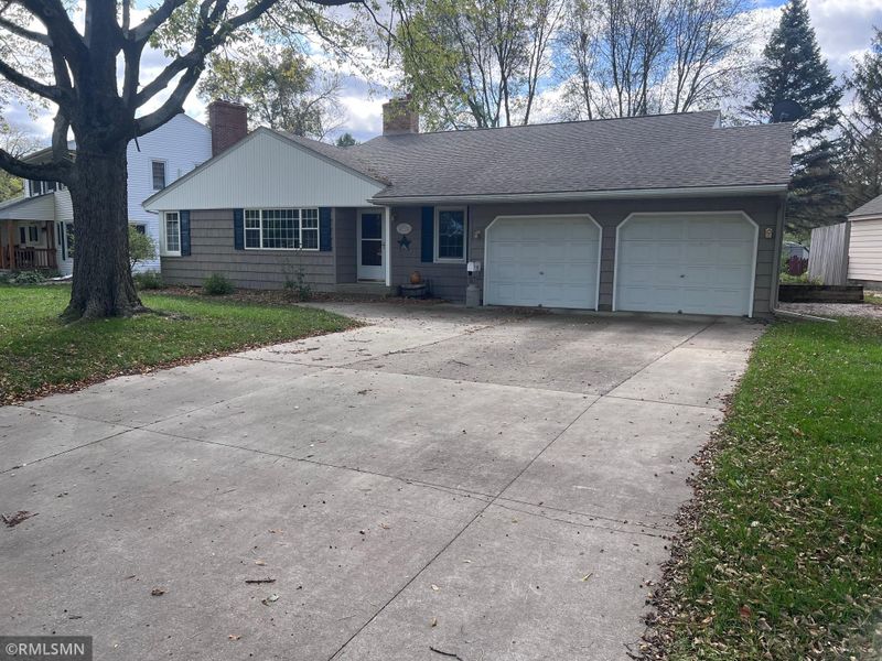 145 N Morningside Dr, Le Sueur, MN 56058
