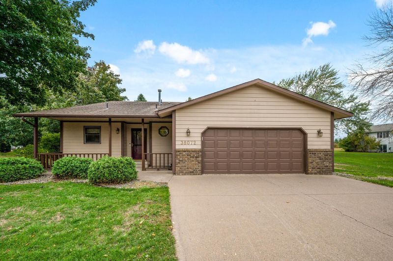 38072 Feaski Cir, North Branch, MN 55056