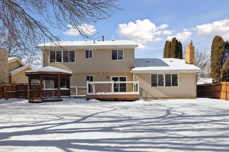 1761 Helmo Rd N, Oakdale, MN 55128