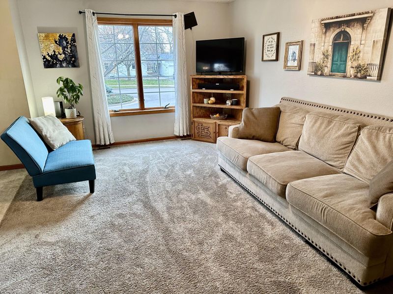 1611 Southridge Rd, River Falls, WI 54022