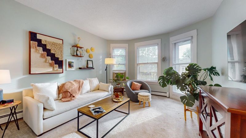 93 Kent St #3, Saint Paul, MN 55102