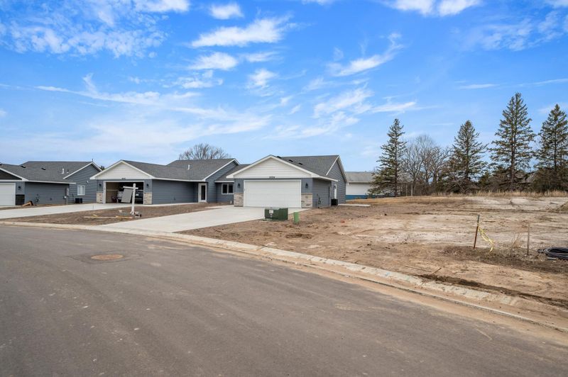 38834 Maple Ct, North Branch, MN 55056