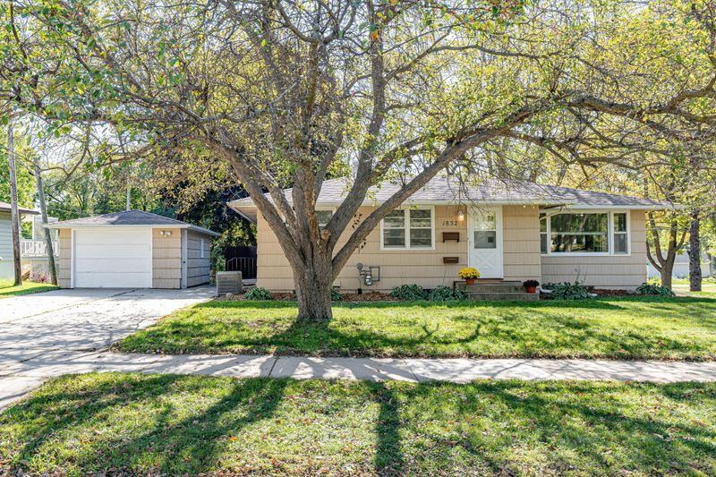 1852 34th St NW, Rochester, MN 55901