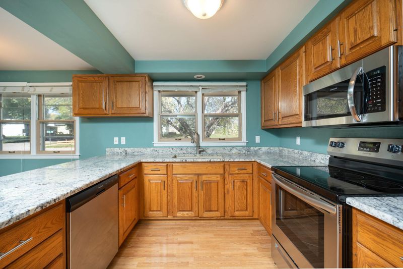 1852 34th St NW, Rochester, MN 55901