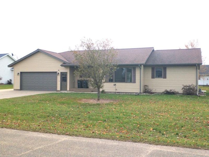 645 6th St NW, Richmond, MN 56368