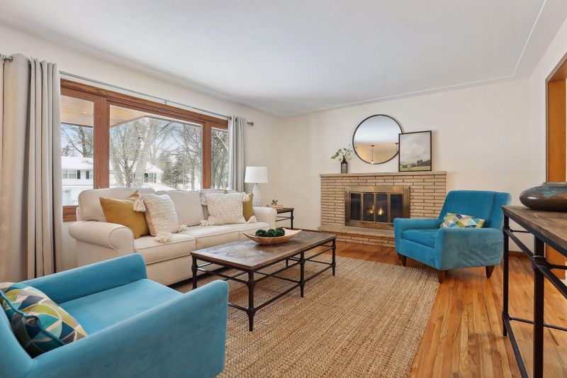 6631 Kingston Dr, Eden Prairie, MN 55346
