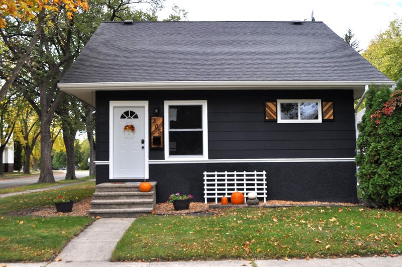 305 N 5th St, Montevideo, MN 56265