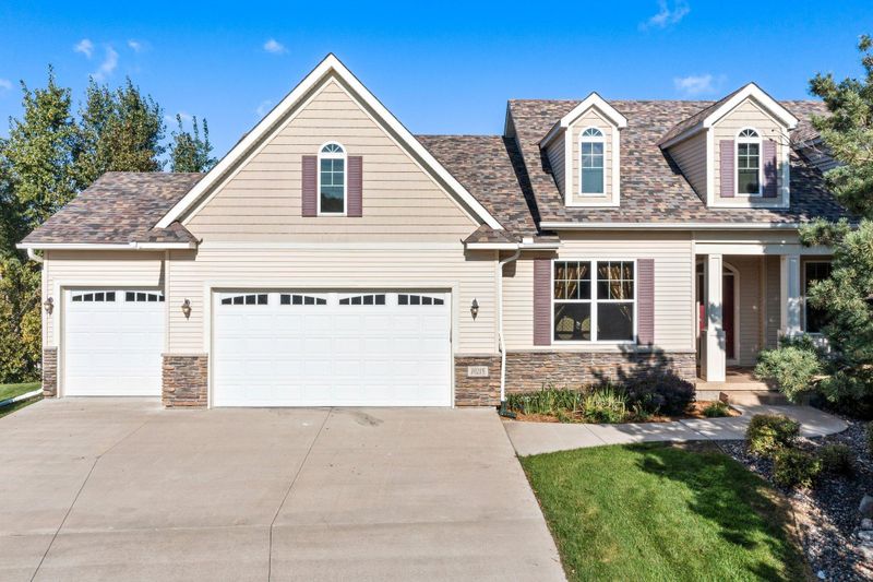 10215 Regent Ave N, Brooklyn Park, MN 55443