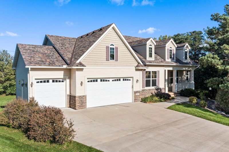 10215 Regent Ave N, Brooklyn Park, MN 55443