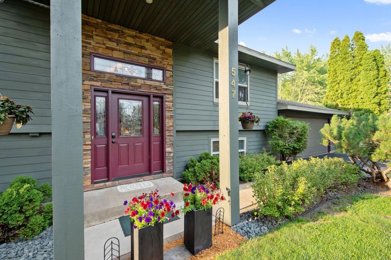 547 Lois Ln, Lino Lakes, MN 55014