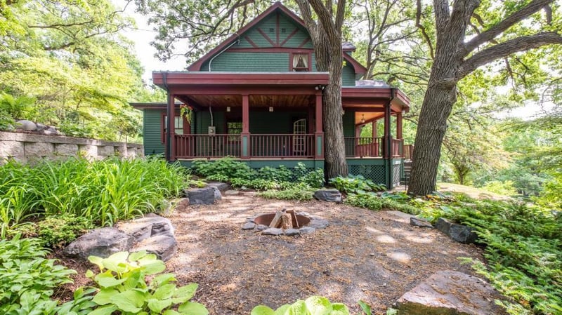 2243 Hillside Ave, Saint Paul, MN 55108