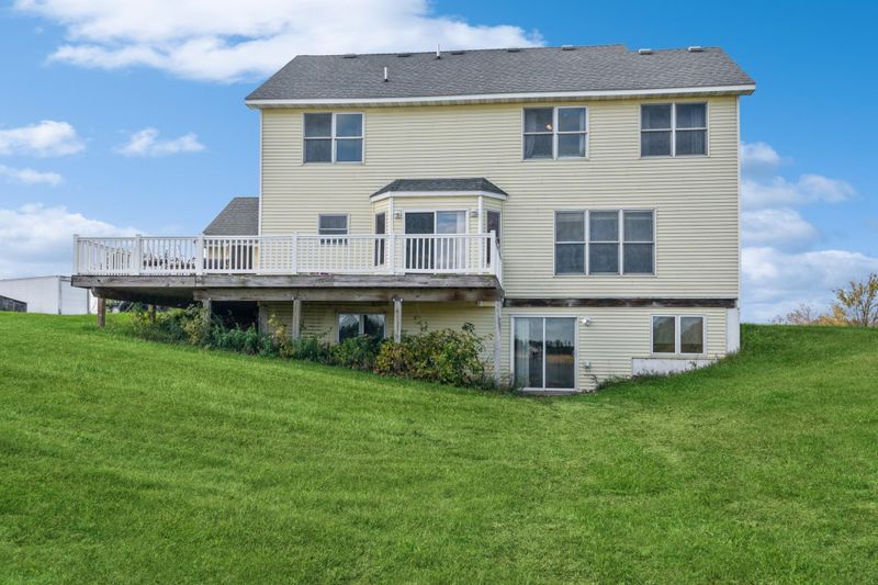 36875 Oriole Ave, Lindstrom, MN 55045