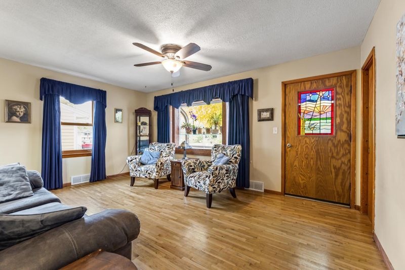 4335 W 7th St, Winona, MN 55987