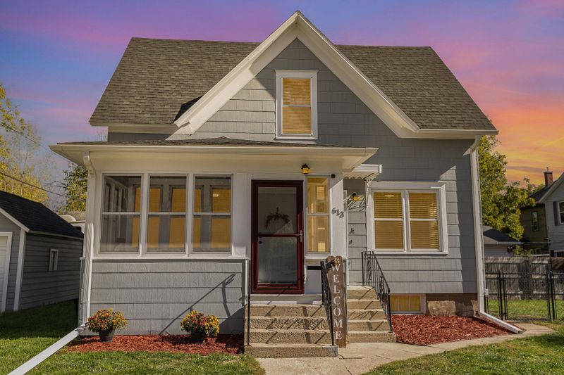 613 6th Ave NW, Faribault, MN 55021