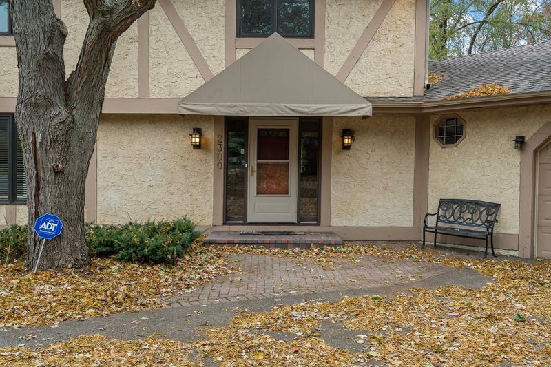2300 Archers Ln, Minnetonka, MN 55305