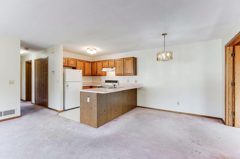 8531 S Pond Trl, Champlin, MN 55316