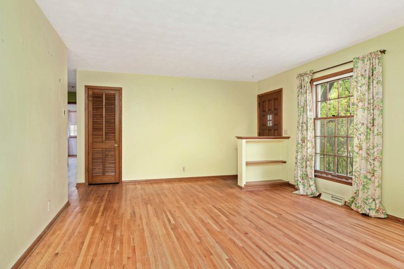 515 Whitegate Ln, Wayzata, MN 55391